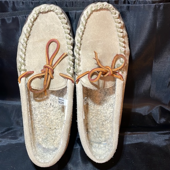 EUC Sox Tag moccasins women’s size 8 with tan suede leather upper &rubber sole - Picture 3 of 6